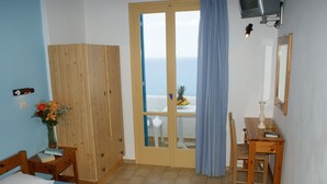 Camera Standard, vista mare