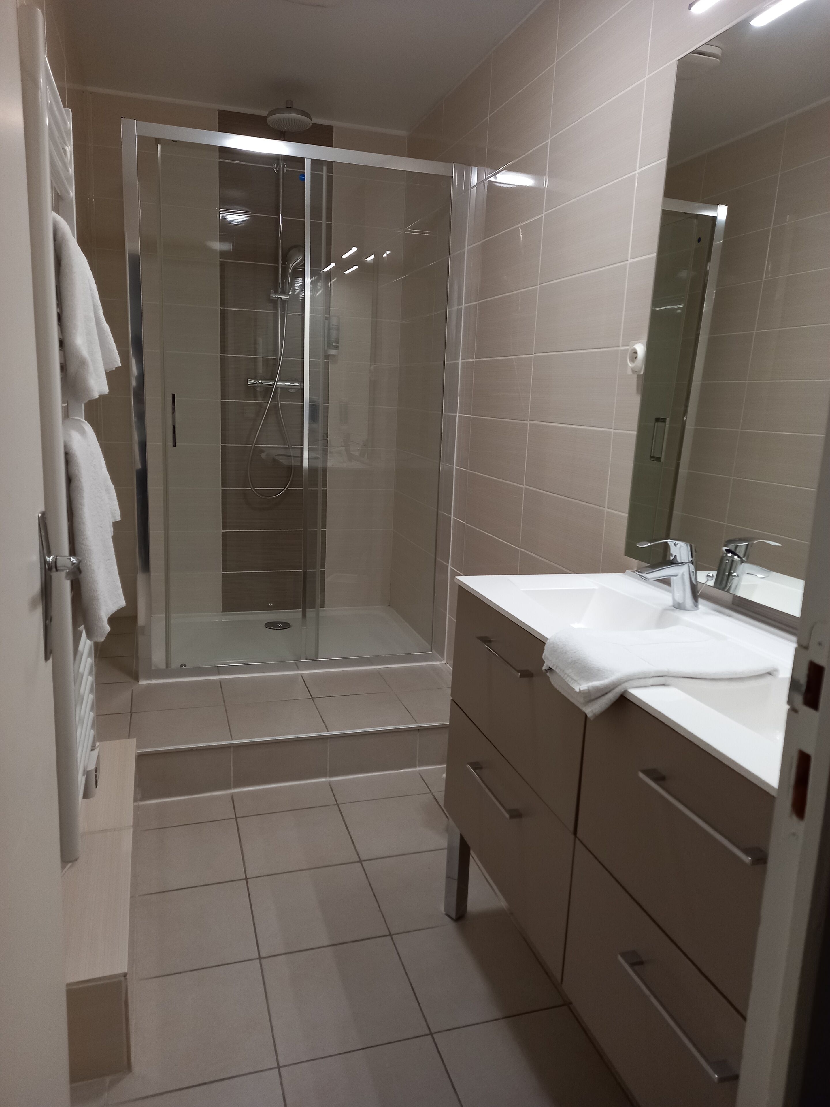 Foto - Brit Hotel Comtes De Champagne - Troyes Centre Historique