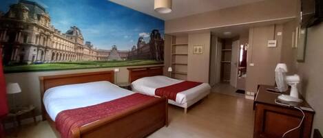 Family Room, 2 Double Beds (batiment annexe) | Desk, blackout drapes, iron/ironing board, free WiFi