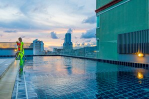 Exterior - Hallo Patong Hotel & Restaurant (Patong)