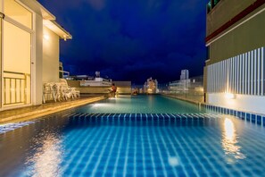 Outdoor pool - Hallo Patong Hotel & Restaurant (Patong)