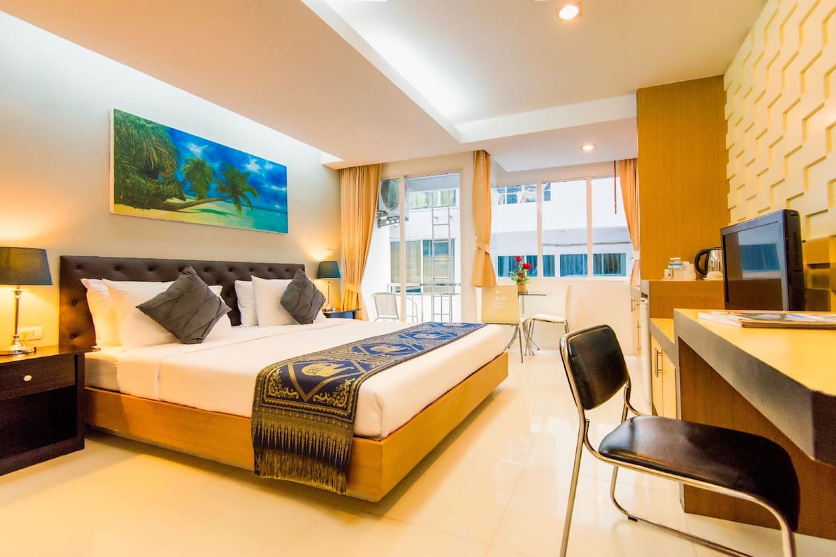 Premium bedding, minibar, in-room safe, free WiFi