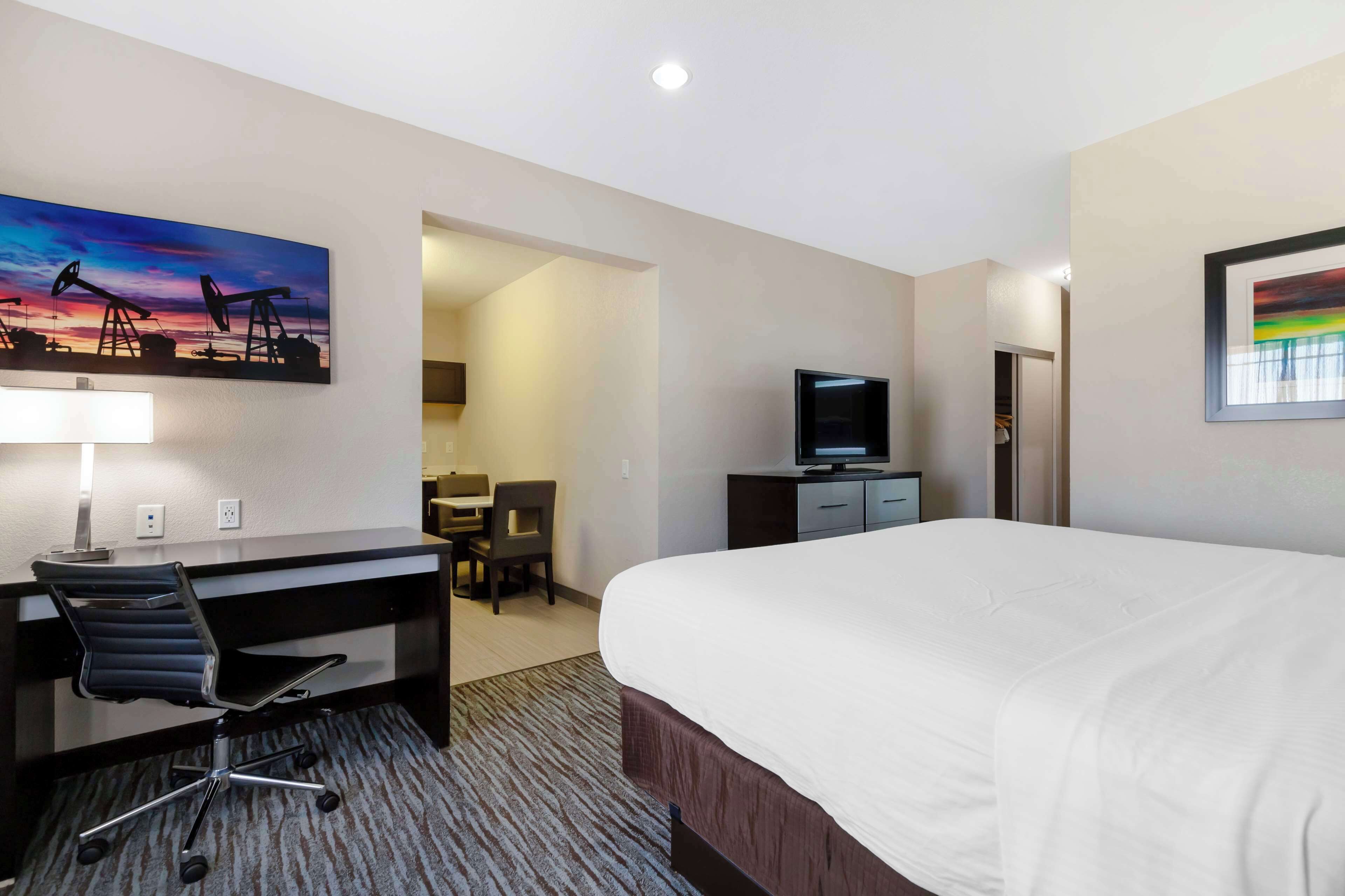 pillow-top beds, in-room safe, desk, iron/ironing board