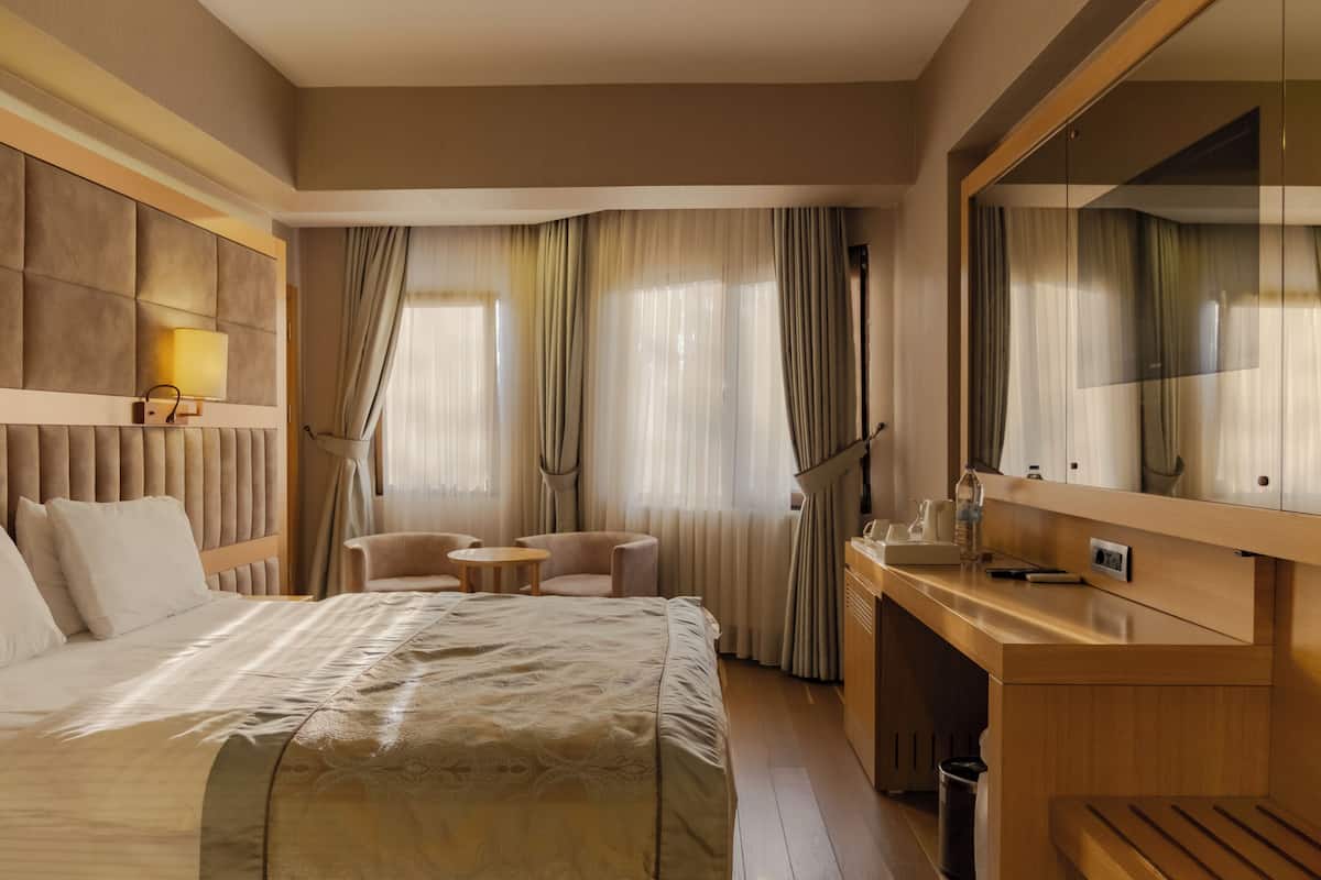 Standard Double or Twin Room | Premium bedding, in-room safe, free WiFi, bed sheets