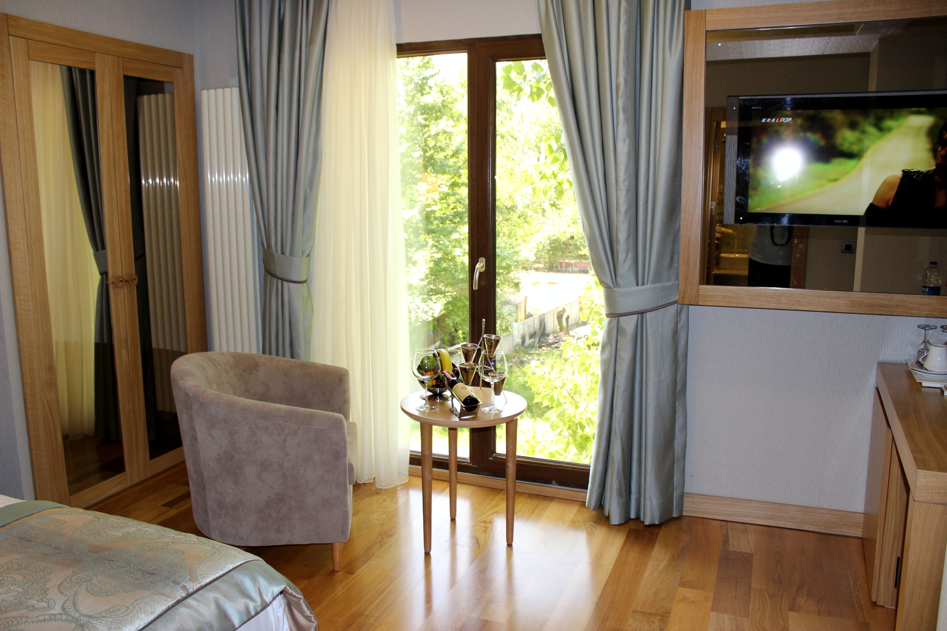 Hochwertige Bettwaren, Zimmersafe, kostenloses WLAN, Bettwäsche