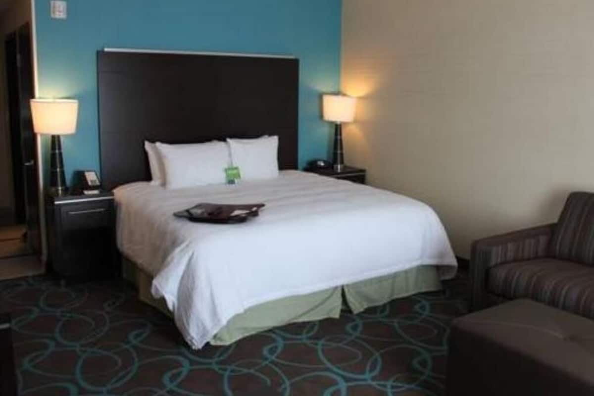 Camas con pillow-top, caja de seguridad en la habitación y escritorio