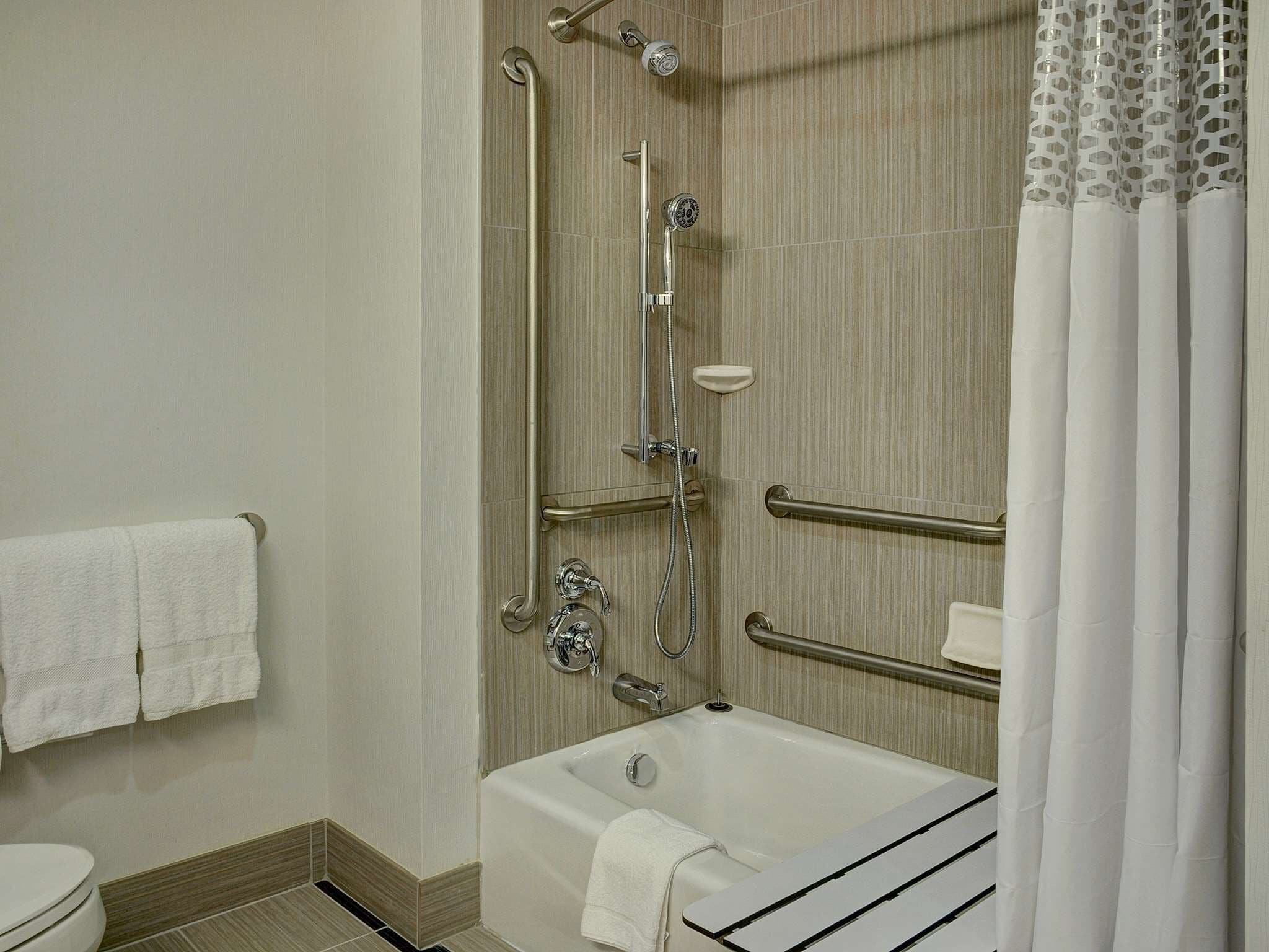 room, accessible | bathroom | free toiletries, hair dryer, towels