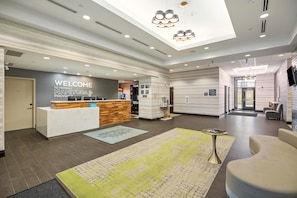 Reception - Hampton Inn by Hilton Winnipeg Airport/Polo Park (Winnipeg)
