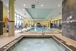 室內游泳池
