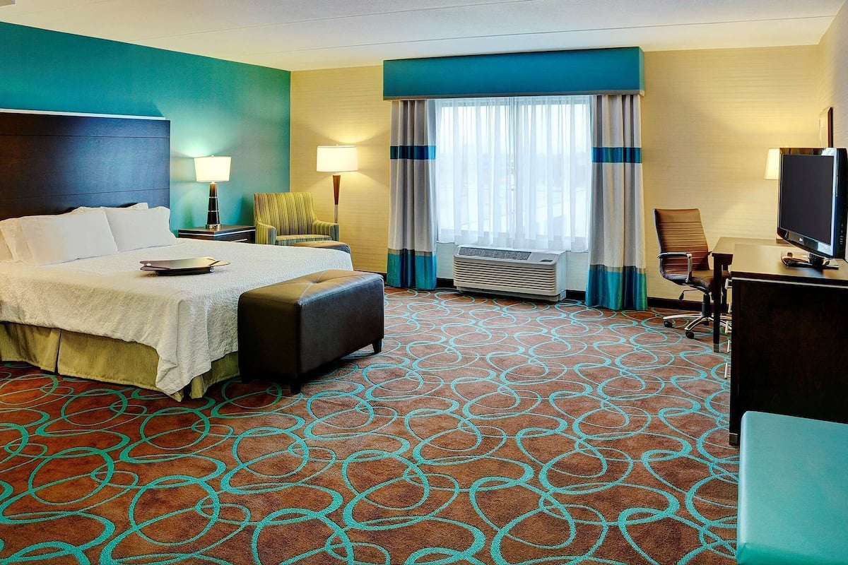 Camas con pillow-top, caja de seguridad en la habitación y escritorio