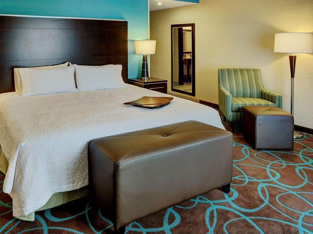 舒適加層、客房內保險箱、書桌、熨斗/熨衣板