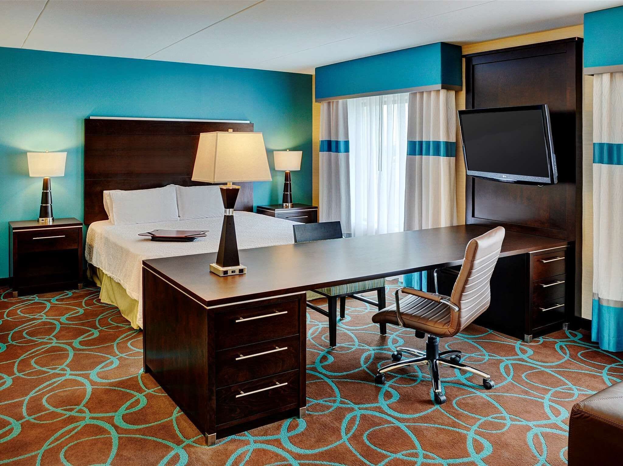 studio | living area | 37-inch flat-screen tv with cable channels, tv, pay films