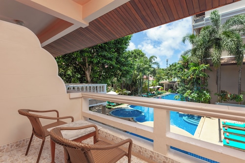 Thanthip Beach Resort