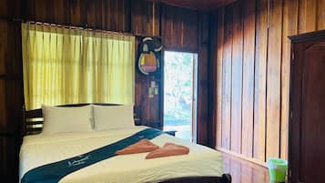 Familie bungalow | Een kluis op de kamer, een bureau, gratis wifi