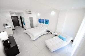 Junior-Studio, 1 King-Bett (Non- Ocean View)