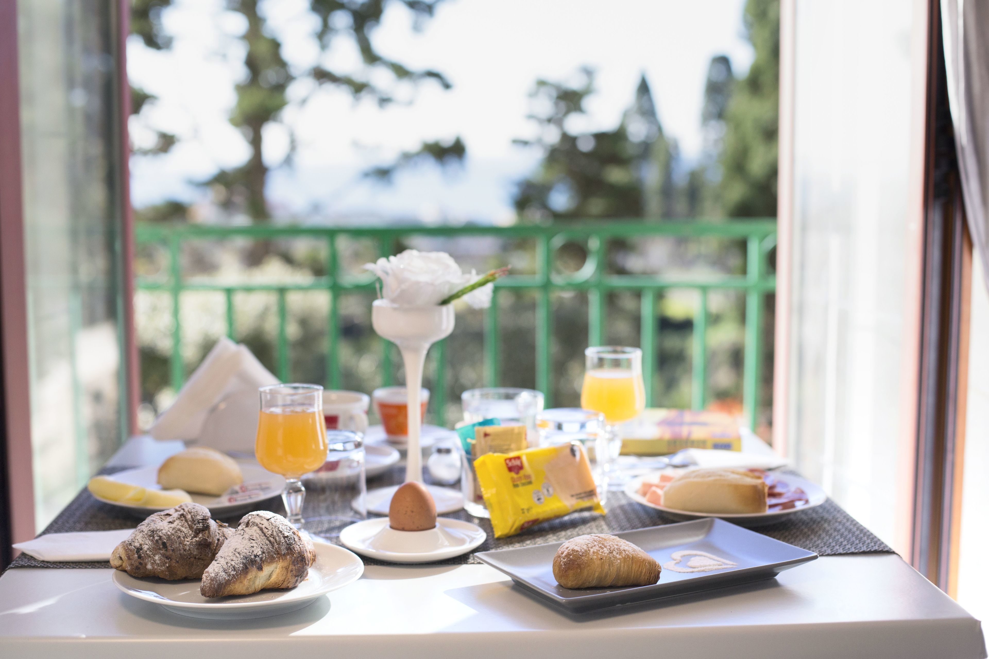 free daily continental breakfast