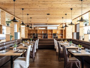 Breakfast and dinner served - Falkensteiner Hotel Schladming l 4 Star Superior (Schladming)