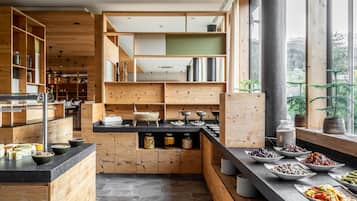 Free daily full breakfast