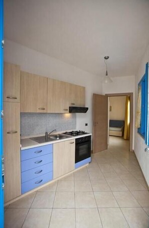 Fridge, stovetop, coffee/tea maker, cookware/dishes/utensils - Terra del Sole (Favignana)