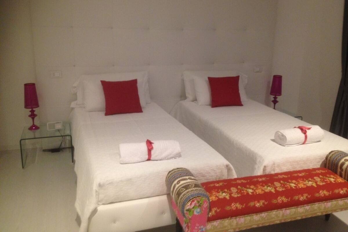 Egyptian cotton sheets, premium bedding, pillowtop beds, minibar
