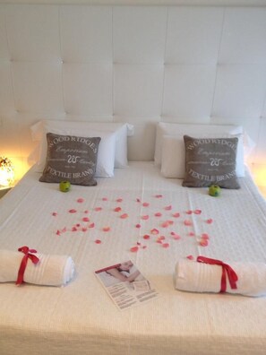 埃及棉床單、高級寢具、特厚豪華床墊、迷你吧