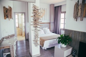 Down comforters, pillowtop beds, in-room safe, desk - Hotel Misiana (Tarifa)