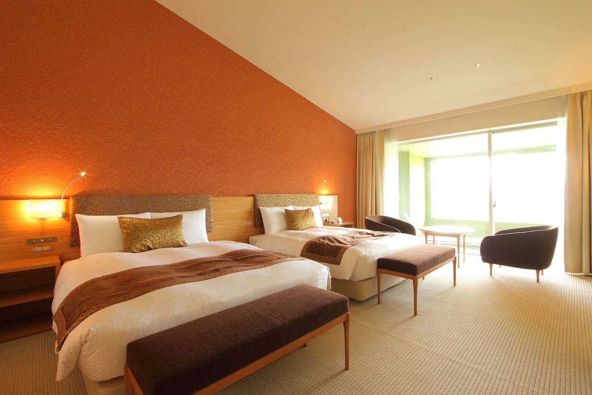 1 bedroom, premium bedding, down duvets, memory-foam beds