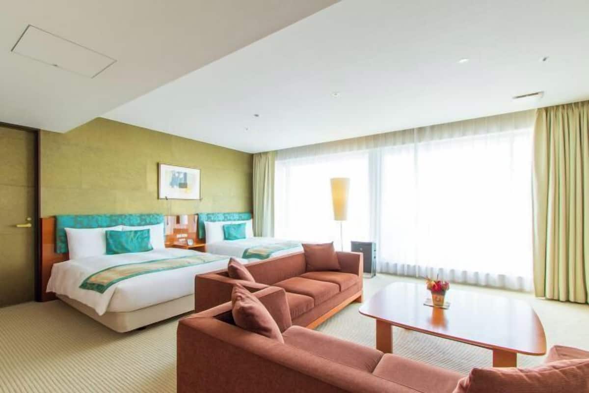1 bedroom, premium bedding, down duvets, memory-foam beds