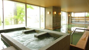 A spa area with a hot tub and a separate pool, large windows, and a wooden ceiling. - Mars Garden Wood Gotemba (Gotemba)