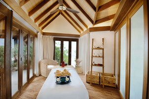 双人护理室、深层组织按摩、瑞典式按摩、泰式按摩、身体磨砂、面部护理