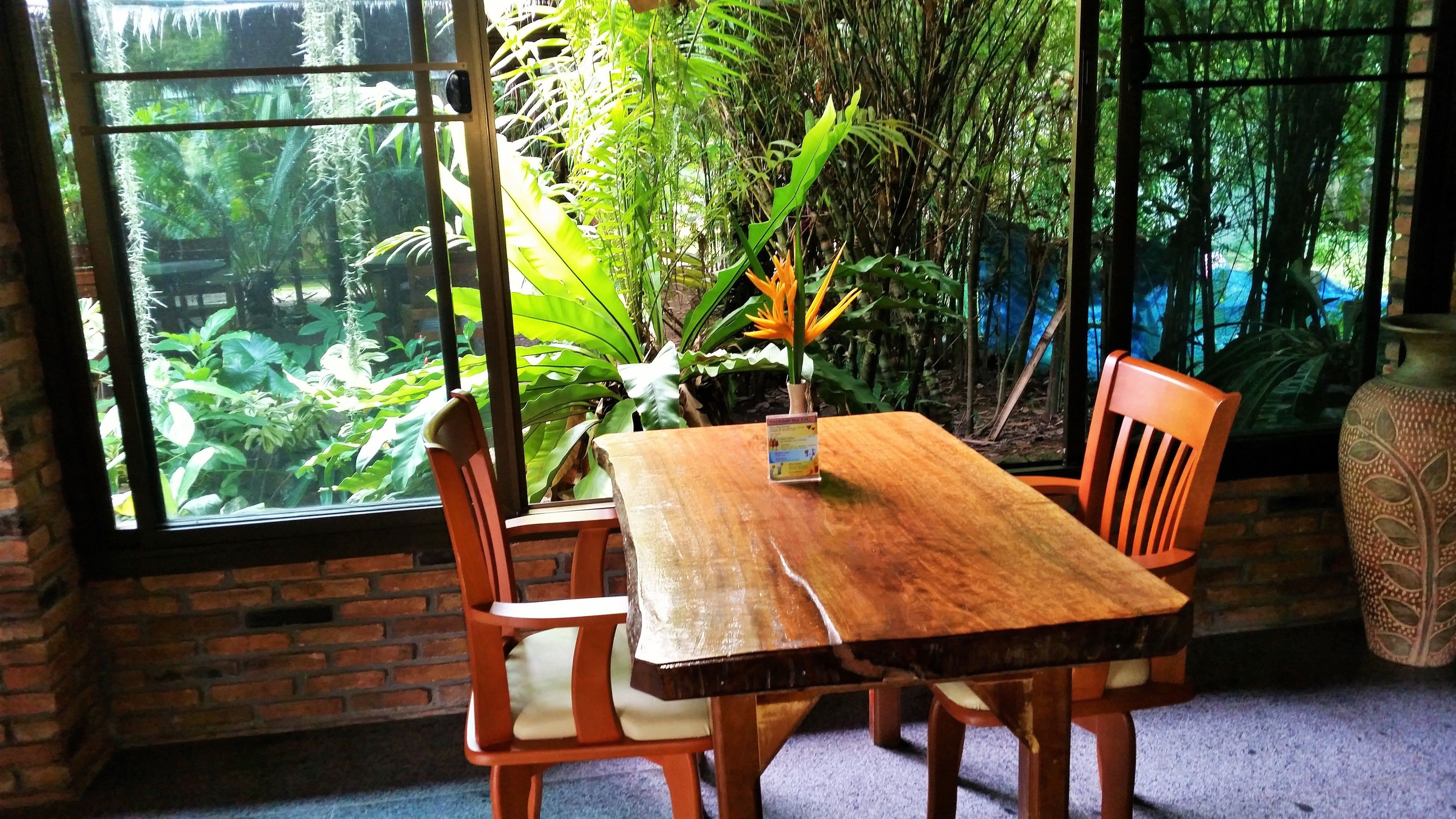 breakfast, lunch, dinner served; thai cuisine