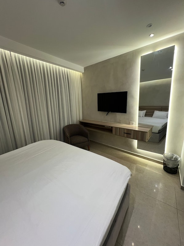 Premium bedding, desk, bed sheets