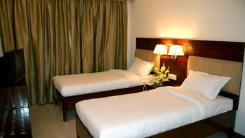 Minibar, desk, free WiFi