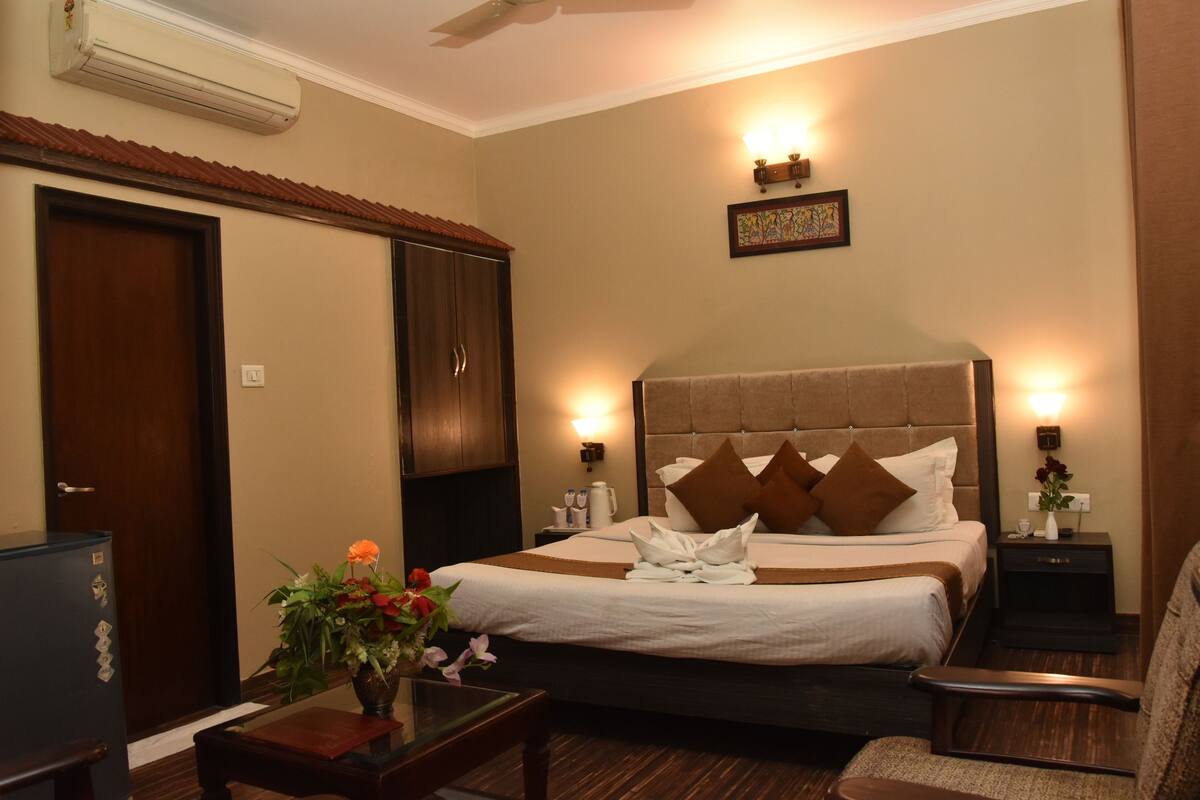 In-room safe, soundproofing, rollaway beds, free WiFi