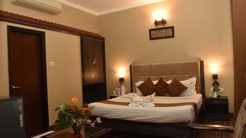 Executive Suite | In-room safe, soundproofing, rollaway beds, free WiFi