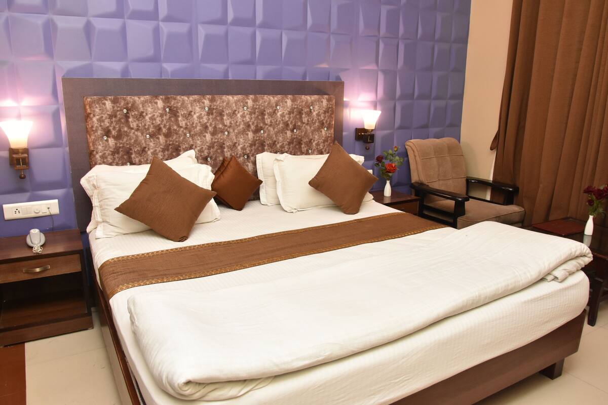 In-room safe, soundproofing, rollaway beds, free WiFi