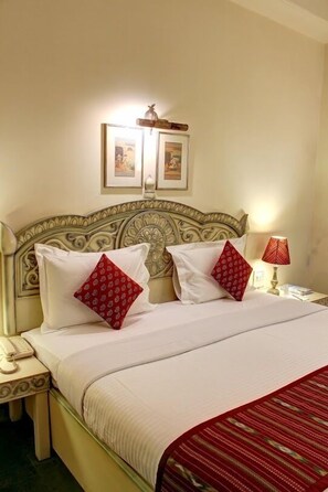 华丽客房 | 迷你吧、客房内保险箱、特色装修、办公桌