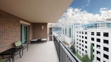 Studio Suite, 1 King Bed, Balcony | Balcony