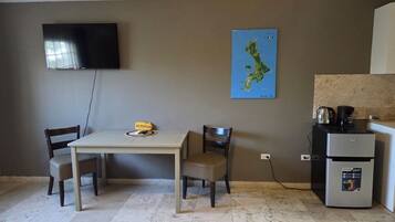 In-room safe, laptop workspace, soundproofing, free WiFi