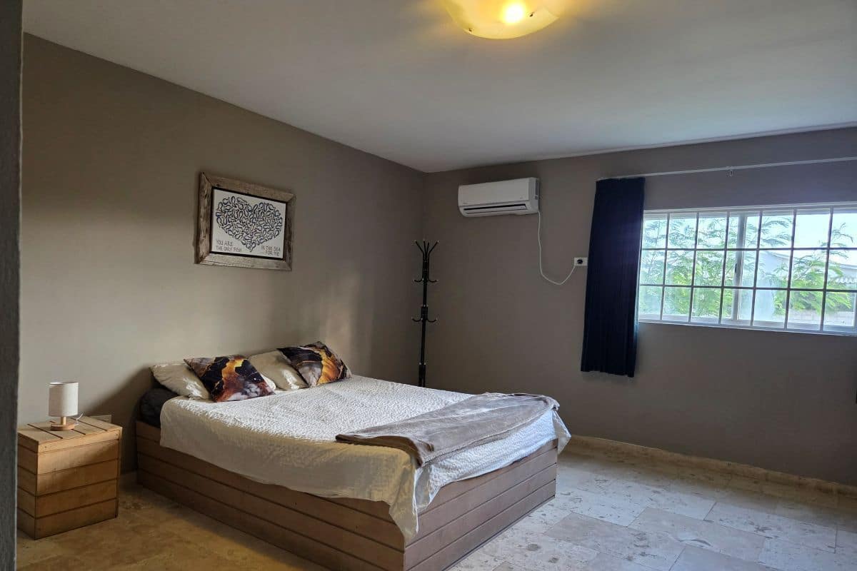 Comfort-Studio, 1 King-Bett, Blick auf den Innenhof, zum Innenhof hin | Zimmersafe, laptopgeeigneter Arbeitsplatz, schallisolierte Zimmer