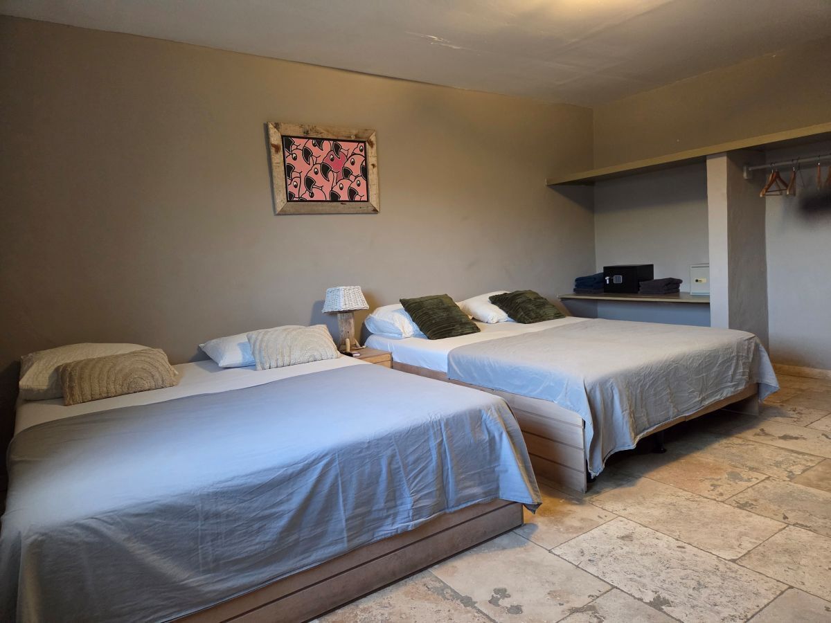 Comfort Studio, 2 Queen Beds, Courtyard View, Courtyard Area