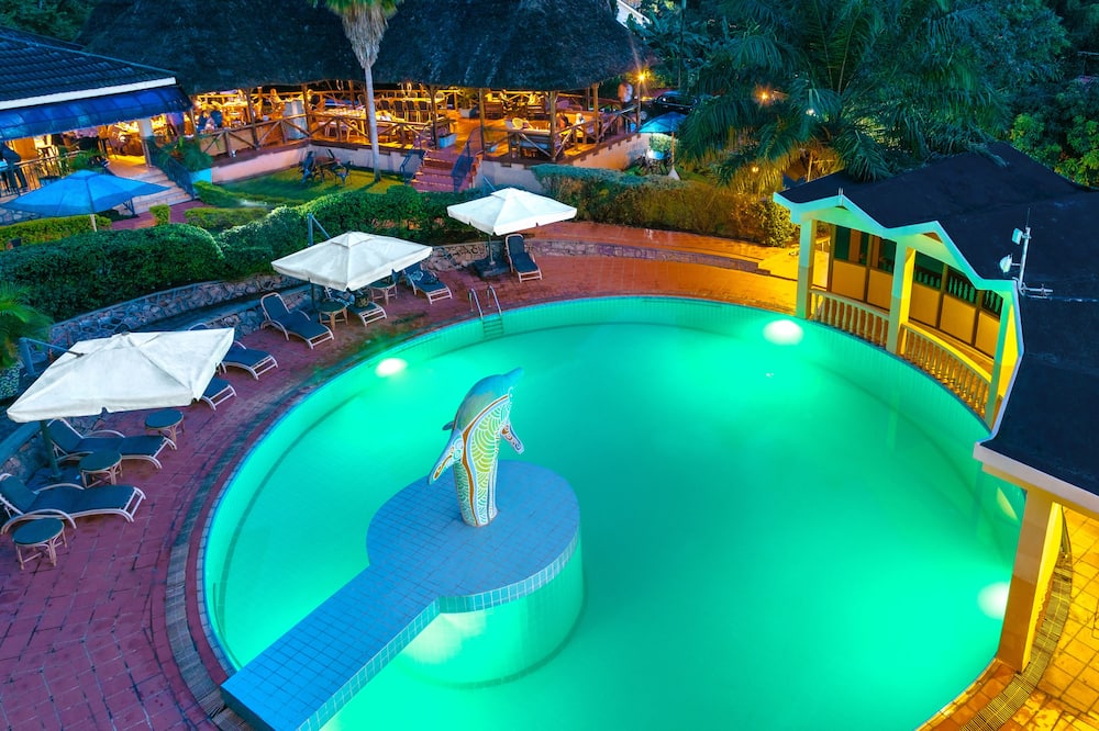 Dolphin Suites