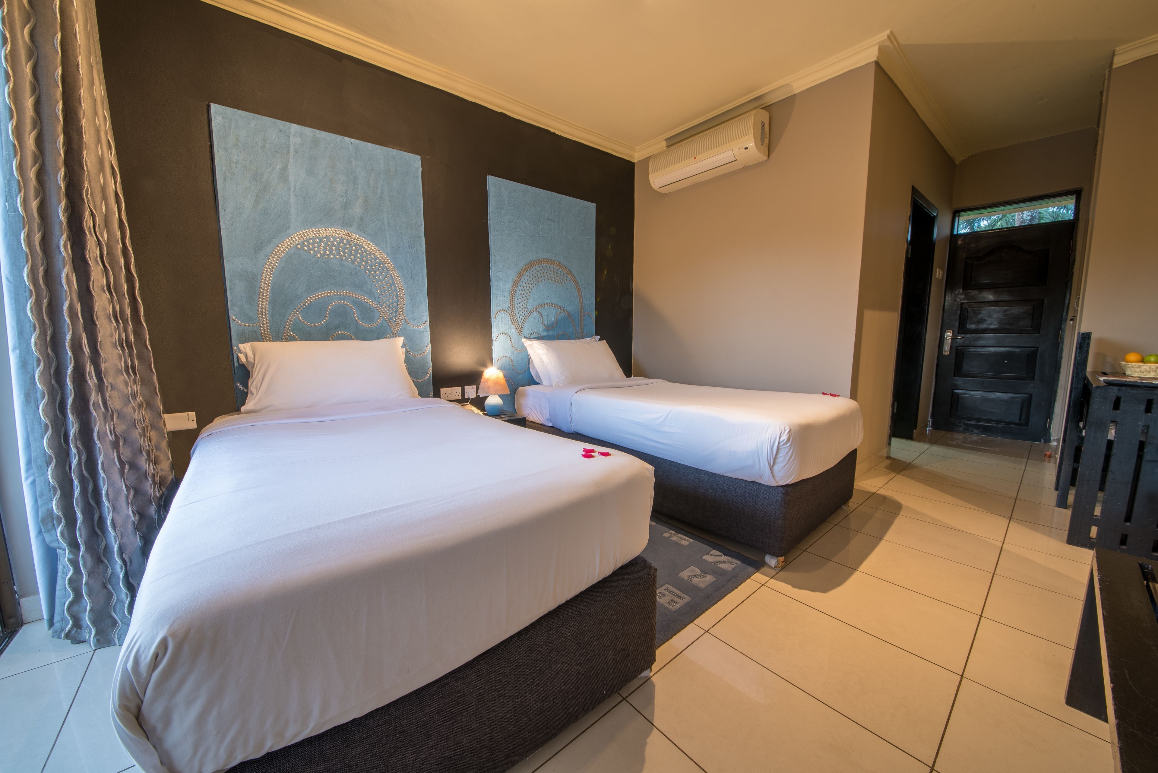 Select Comfort beds, in-room safe, laptop workspace, rollaway beds