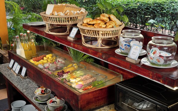 Daily full breakfast for a fee - Home Indochine D'angkor (Siem Reap)