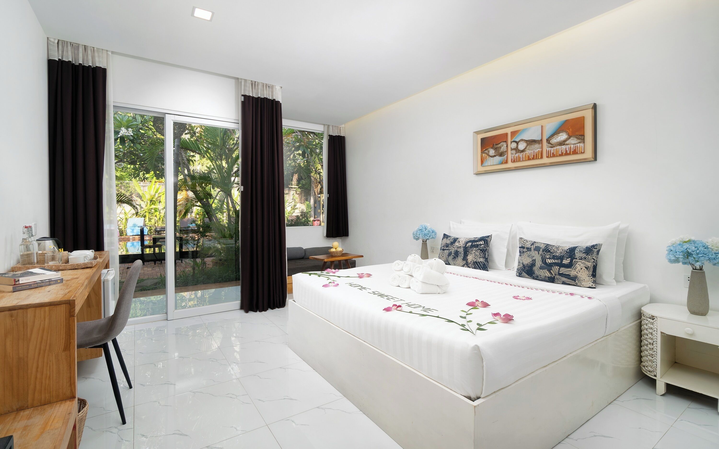 Studio Double With Terrace Pool Access - Free Pick Up | Room amenity