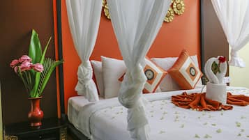 Premium bedding, minibar, in-room safe, desk