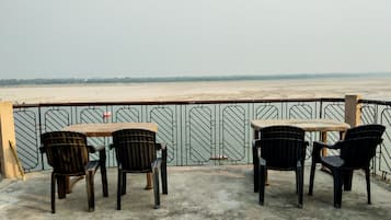 Ekaant Suites | Terrace/patio