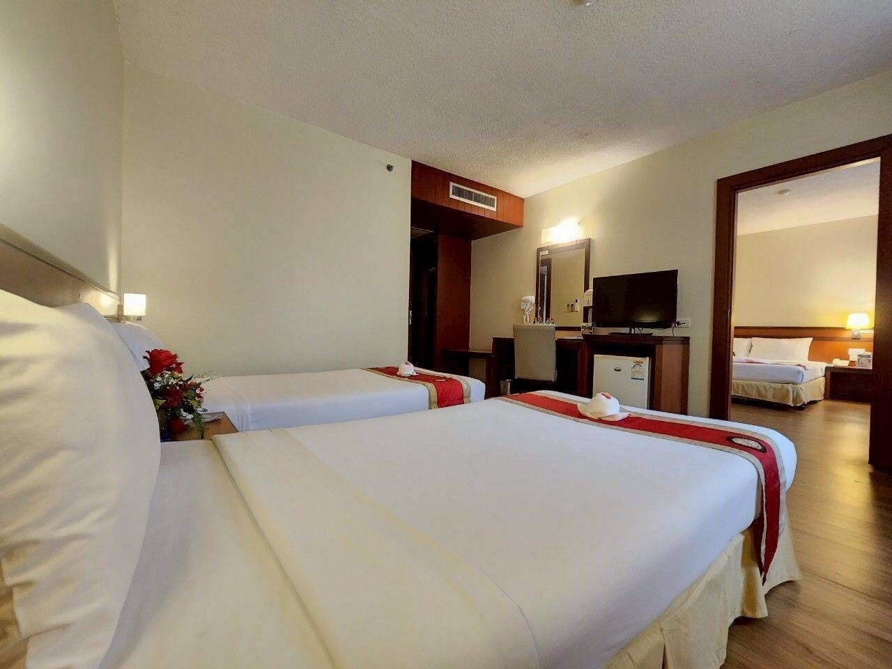 Minibar, két bảo mật tại phòng, màn/rèm cản sáng 