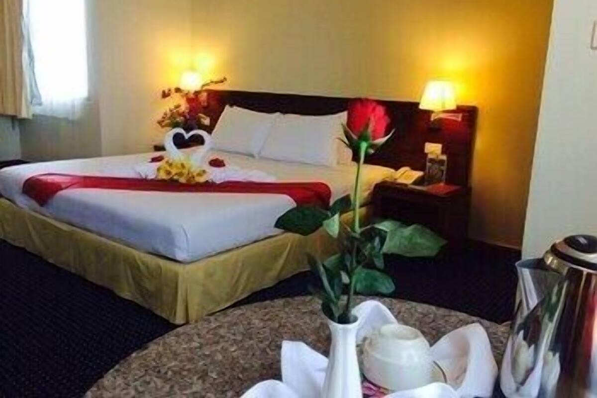 Minibar, in-room safe, blackout drapes, free cribs/infant beds