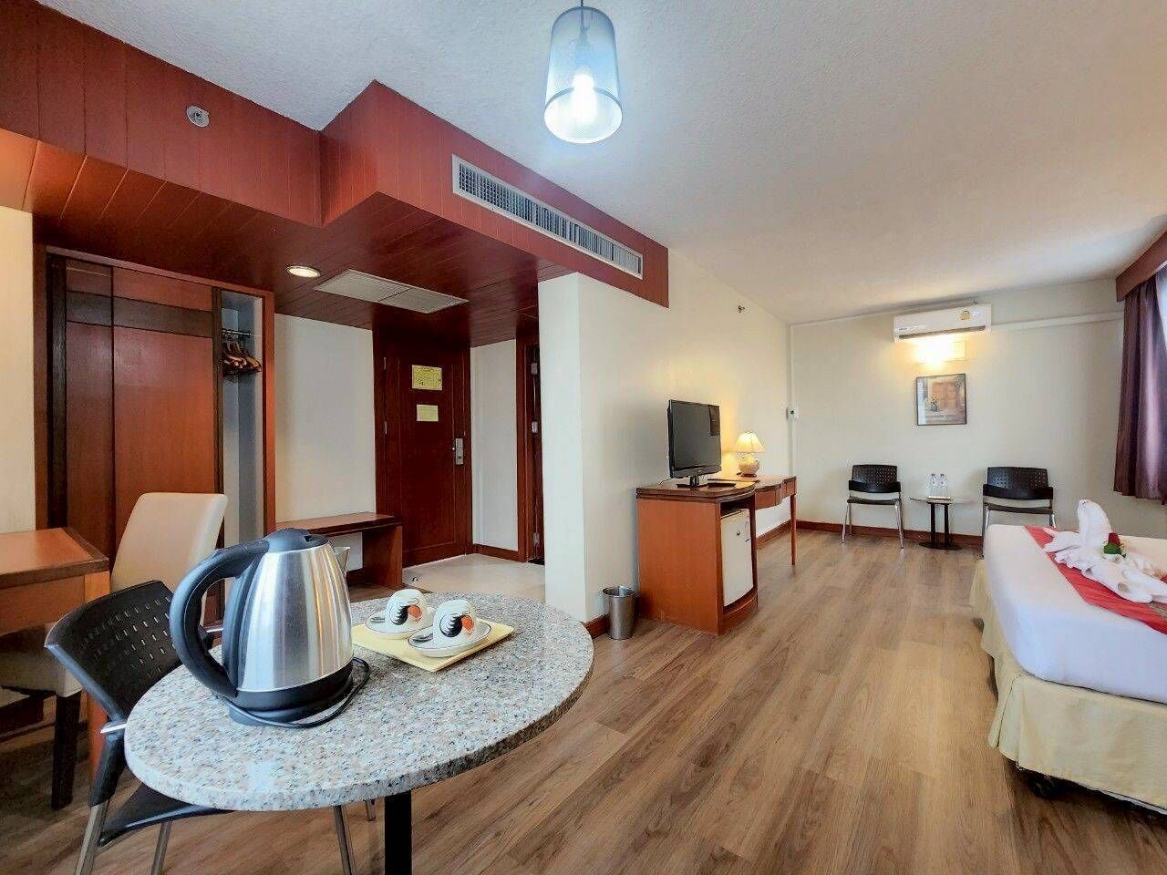 Phòng Deluxe | Minibar, két bảo mật tại phòng, màn/rèm cản sáng 